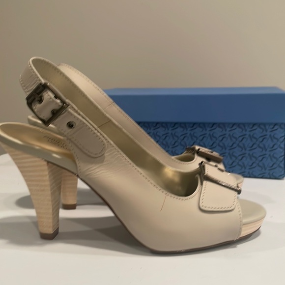Vera Wang woman’s Shoes - Picture 1 of 6